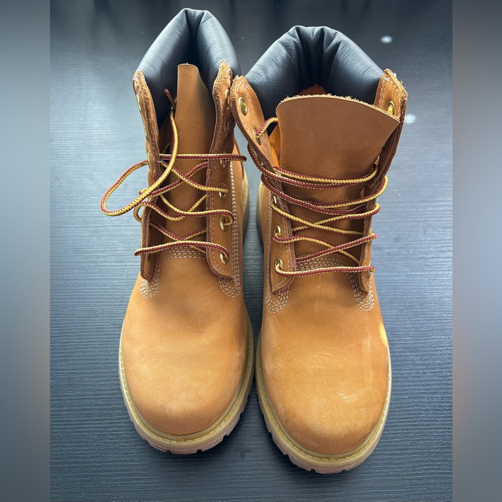 NWOT Women’s Timberland Premium 6-inch Waterproof Boot